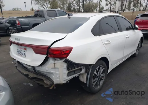 2023 Kia Forte Lxs z USA, uszkodzony, nr VIN 3KPF24AD3PE649550